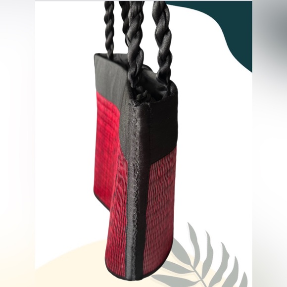 Baskets of Cambodia! Petite Curved Avi in Crimson Shoulder Bag - Picture 8 of 10